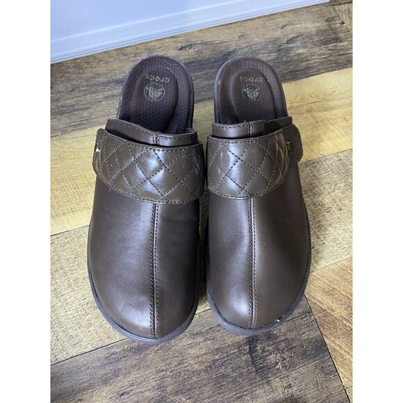 Crocs Cobbler Clogs Quilted Strap Womens Size 6 Mules Leather Brown Slip On - Picture 3 of 8